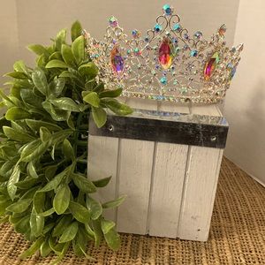 Crown used missing one stone